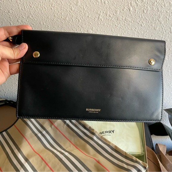 BURBERRY Icon-stripe recycled-fibre tote bag - Picture 9 of 15